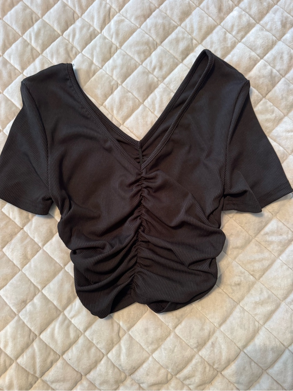 SHEIN Black Ribbed Ruched V-Neck Crop Top
